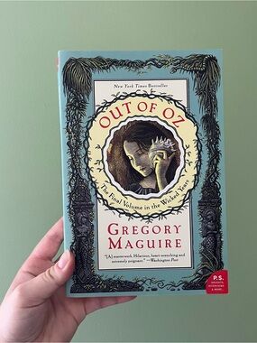 📚 4/25$ 📚 Out of Oz by Gregory Maguire